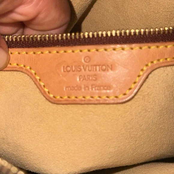 LOUIS VUITTON 
Monogram Looping MM - Picture 5 of 9